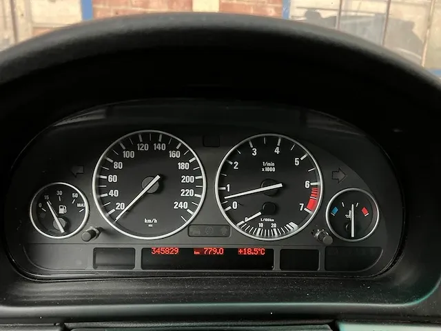 Bmw 525i touring edition e39 5-serie 201pk 2003, 12-rsv-6 -youngtimer- - afbeelding 16 van  45