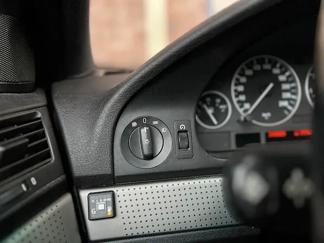 Bmw 525i touring edition e39 5-serie 201pk 2003, 12-rsv-6 -youngtimer- - afbeelding 21 van  45