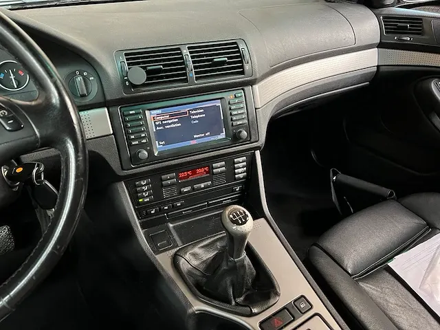 Bmw 525i touring edition e39 5-serie 201pk 2003, 12-rsv-6 -youngtimer- - afbeelding 22 van  45