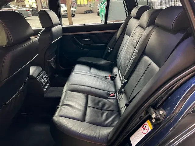 Bmw 525i touring edition e39 5-serie 201pk 2003, 12-rsv-6 -youngtimer- - afbeelding 33 van  45