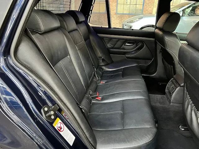 Bmw 525i touring edition e39 5-serie 201pk 2003, 12-rsv-6 -youngtimer- - afbeelding 37 van  45