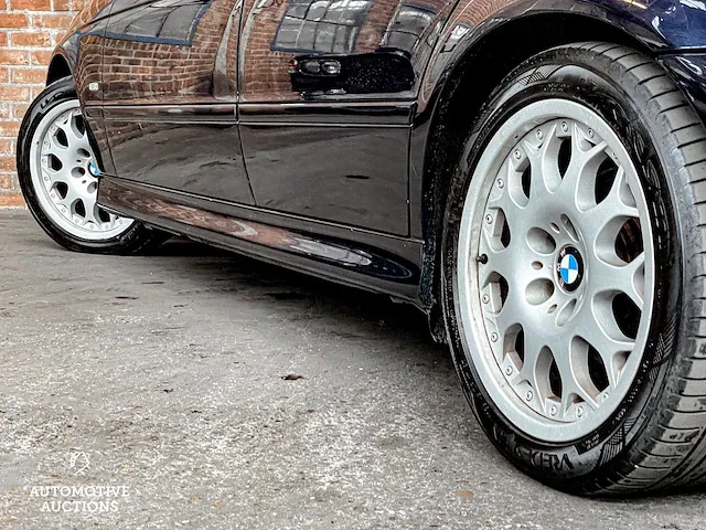 Bmw 525i touring edition e39 5-serie 201pk 2003, 12-rsv-6 -youngtimer- - afbeelding 34 van  45