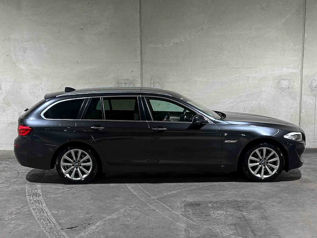 Bmw 528i touring high executive 258pk 2011 5-serie, 55-pfg-7 - afbeelding 2 van  46