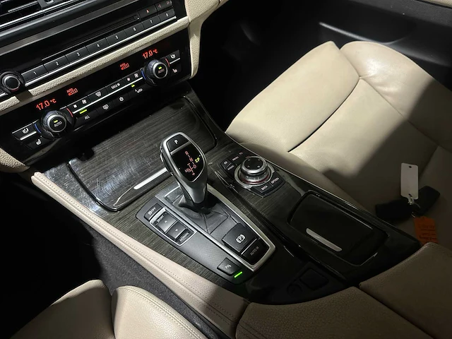 Bmw 528i touring high executive 258pk 2011 5-serie, 55-pfg-7 - afbeelding 22 van  46