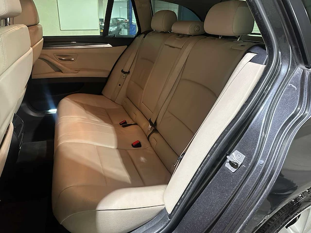 Bmw 528i touring high executive 258pk 2011 5-serie, 55-pfg-7 - afbeelding 30 van  46