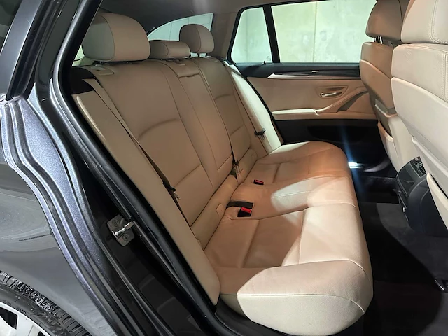 Bmw 528i touring high executive 258pk 2011 5-serie, 55-pfg-7 - afbeelding 33 van  46