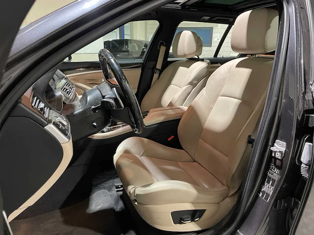 Bmw 530d touring upgrade edition 258pk 2013 5-serie, 60-zld-1 - afbeelding 31 van  42