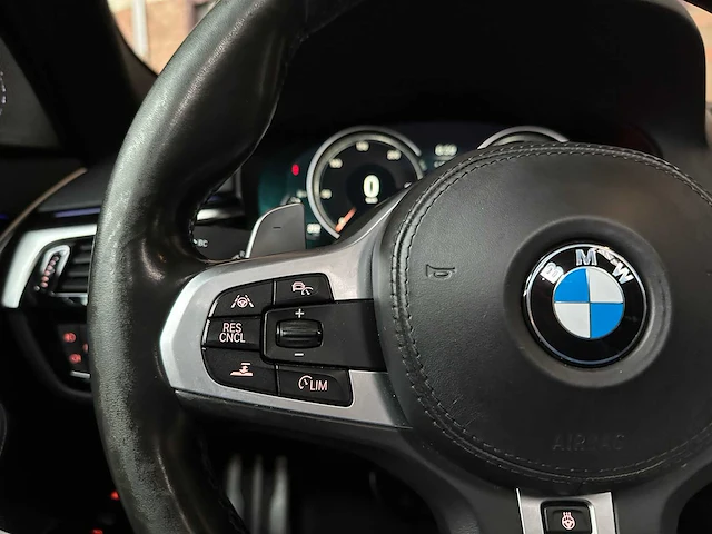 Bmw 530e iperformance executive m-sport 292pk 2017 5-serie plug-in hybride g30, hlf-92-k - afbeelding 17 van  54