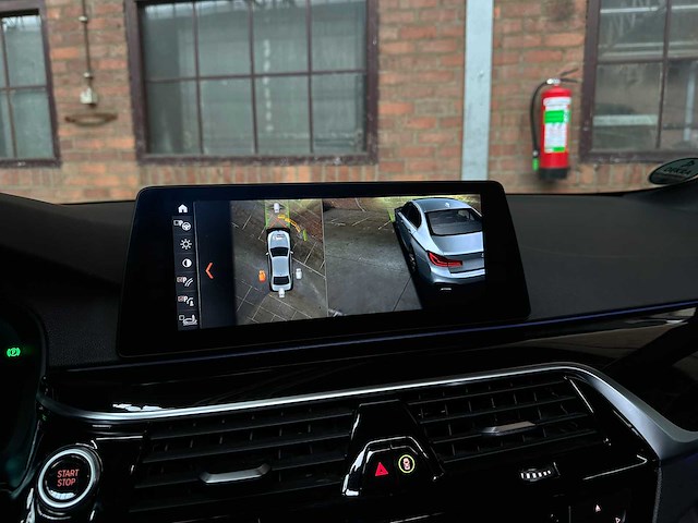 Bmw 530e iperformance executive m-sport 292pk 2017 5-serie plug-in hybride g30, hlf-92-k - afbeelding 28 van  56