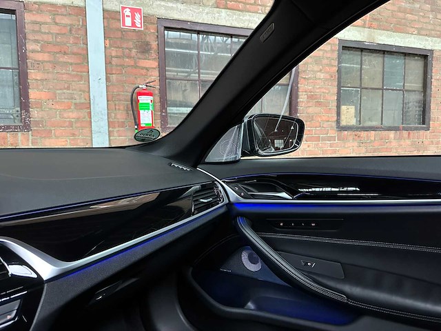 Bmw 530e iperformance executive m-sport 292pk 2017 5-serie plug-in hybride g30, hlf-92-k - afbeelding 30 van  56