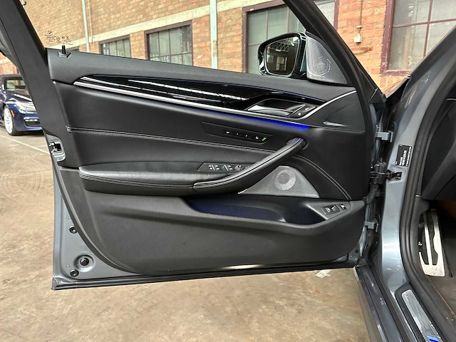 Bmw 530e iperformance executive m-sport 292pk 2017 5-serie plug-in hybride g30, hlf-92-k - afbeelding 31 van  56