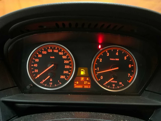Bmw 530i executive 2008 benzine - afbeelding 24 van  46