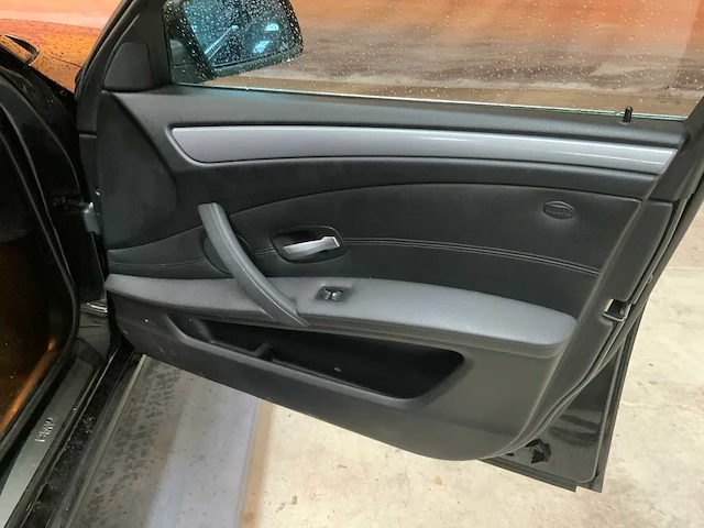 Bmw 530i executive 2008 benzine - afbeelding 30 van  46
