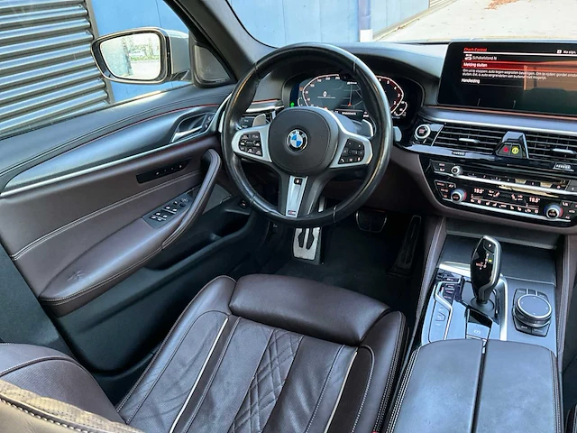 Bmw 545e xdrive m sport personenauto - afbeelding 7 van  86