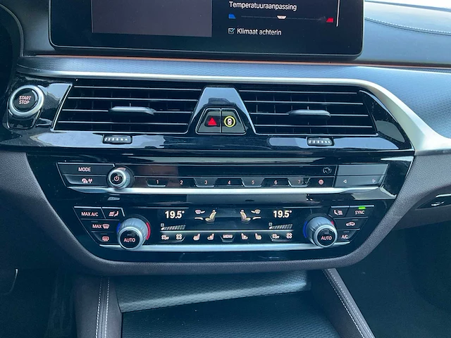 Bmw 545e xdrive m sport personenauto - afbeelding 32 van  86