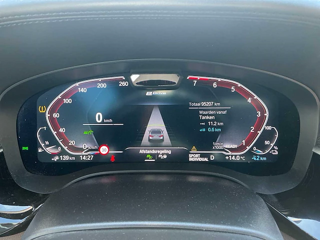 Bmw 545e xdrive m sport personenauto - afbeelding 48 van  86