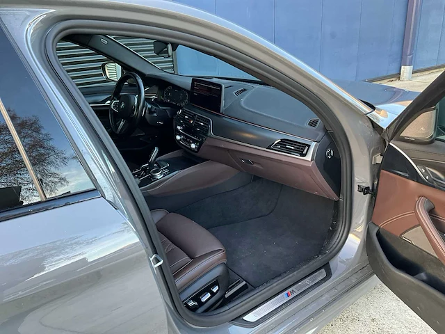 Bmw 545e xdrive m sport personenauto - afbeelding 50 van  86