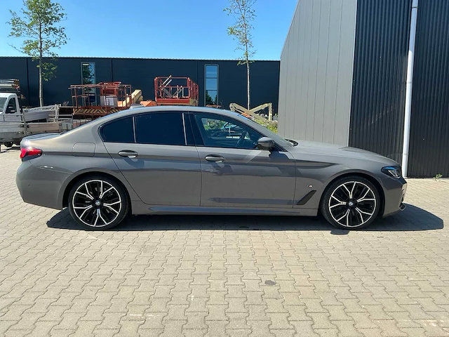 Bmw 545e xdrive m sport personenauto - afbeelding 45 van  86