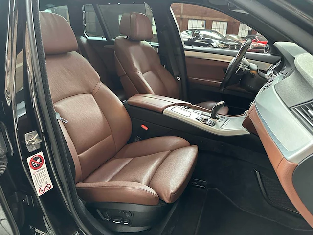 Bmw 550i 4.4 v8 high executive m-sport f11 408pk 2011 5-serie touring, hp-259-j - afbeelding 43 van  59
