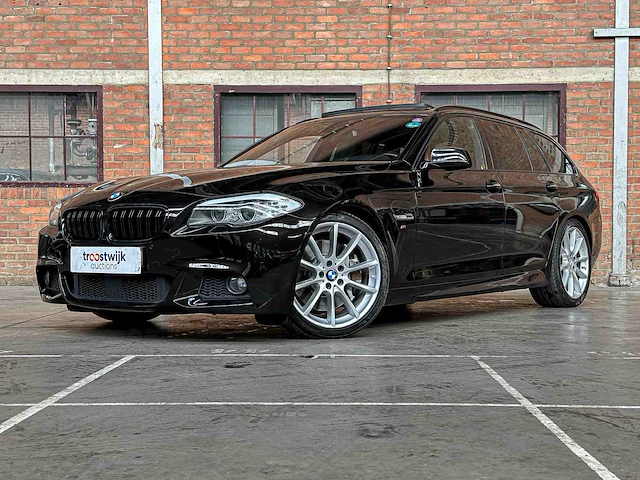 Bmw 550i 4.4 v8 high executive m-sport f11 408pk 2011 5-serie touring, hp-259-j - afbeelding 1 van  59