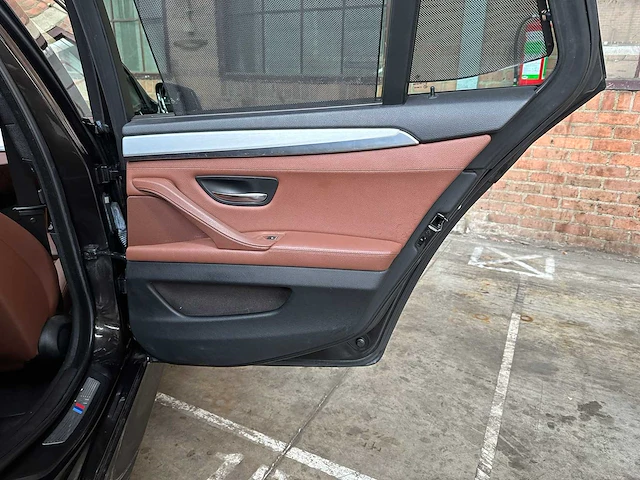 Bmw 550i 4.4 v8 high executive m-sport f11 408pk 2011 5-serie touring, hp-259-j - afbeelding 45 van  59