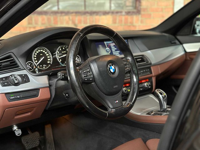 Bmw 550i 4.4 v8 high executive m-sport f11 408pk 2011 5-serie touring, hp-259-j - afbeelding 14 van  59