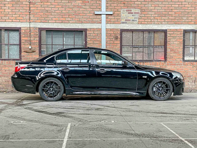 Bmw 550i 4.8 v8 e60 386pk 2007 5-serie youngtimer - afbeelding 2 van  44