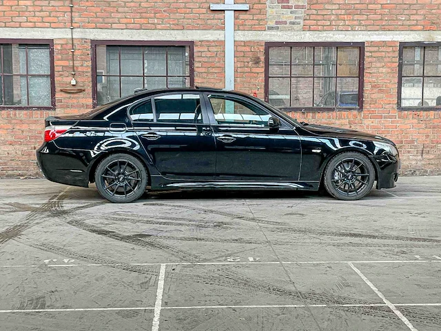 Bmw 550i 4.8 v8 e60 386pk 2007 5-serie youngtimer - afbeelding 3 van  44