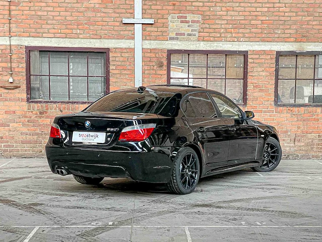 Bmw 550i 4.8 v8 e60 386pk 2007 5-serie youngtimer - afbeelding 6 van  44