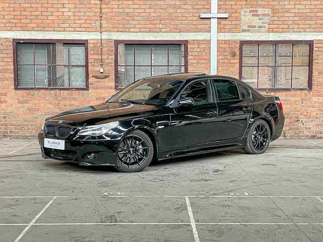 Bmw 550i 4.8 v8 e60 386pk 2007 5-serie youngtimer - afbeelding 1 van  44