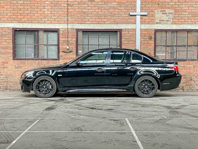 Bmw 550i 4.8 v8 e60 386pk 2007 5-serie youngtimer - afbeelding 14 van  44