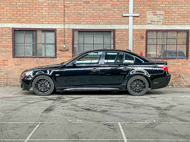 Bmw 550i 4.8 v8 e60 386pk 2007 5-serie youngtimer - afbeelding 15 van  44