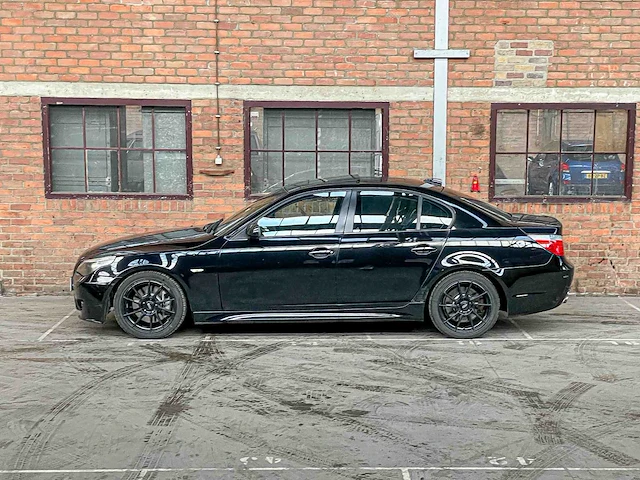 Bmw 550i 4.8 v8 e60 386pk 2007 5-serie youngtimer - afbeelding 16 van  44