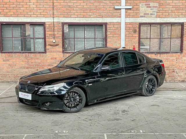Bmw 550i 4.8 v8 e60 386pk 2007 5-serie youngtimer - afbeelding 23 van  44
