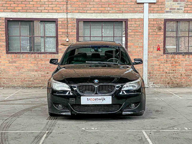 Bmw 550i 4.8 v8 e60 386pk 2007 5-serie youngtimer - afbeelding 40 van  44