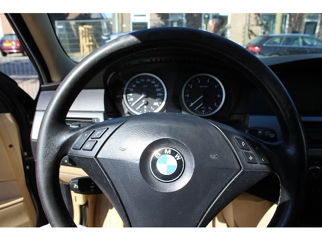 Bmw 5er reihe automaat met kenteken 22-rj-zs. margevoertuig. datum eerste toelating 28-04-2005. - afbeelding 7 van  8