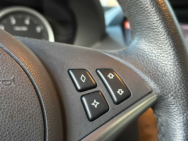 Bmw 645ci coupe 6-serie 333pk 2005, t-249-vt - afbeelding 20 van  54