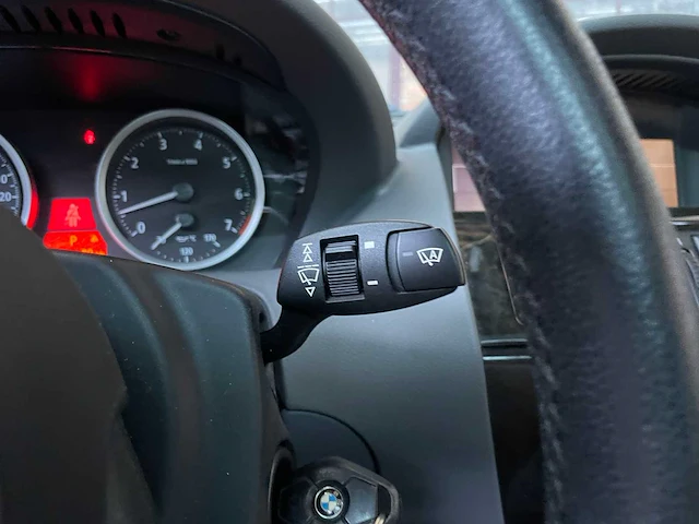 Bmw 645ci coupe e63 4.4 v8 333pk 2004 -youngtimer- - afbeelding 16 van  38