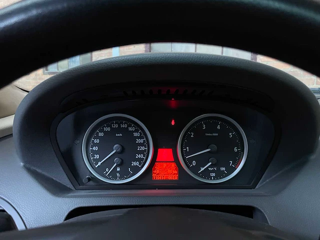 Bmw 645ci coupe e63 4.4 v8 333pk 2004 -youngtimer- - afbeelding 17 van  38