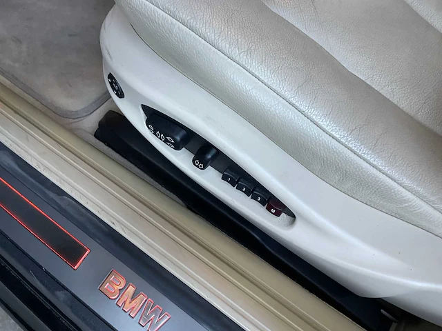 Bmw 645ci coupe e63 4.4 v8 333pk 2004 -youngtimer- - afbeelding 31 van  38