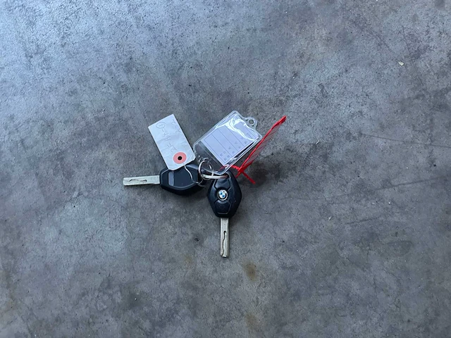 Bmw 645ci coupe e63 4.4 v8 333pk 2004 -youngtimer- - afbeelding 32 van  38