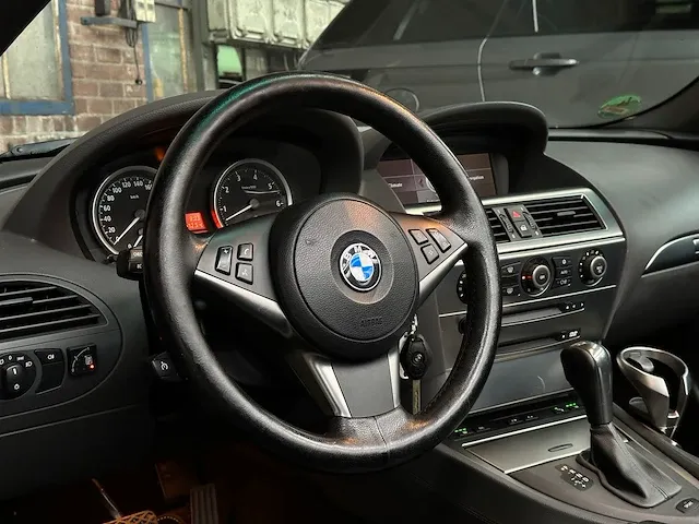 Bmw 645ci s 4.4 v8 e64 cabriolet 333pk 2004 6-serie, g-920-vb -youngtimer- - afbeelding 32 van  75
