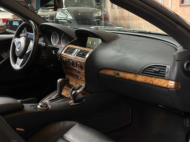 Bmw 650i cabrio 4.8 v8 367pk 2007 youngtimer 6-serie - afbeelding 28 van  44