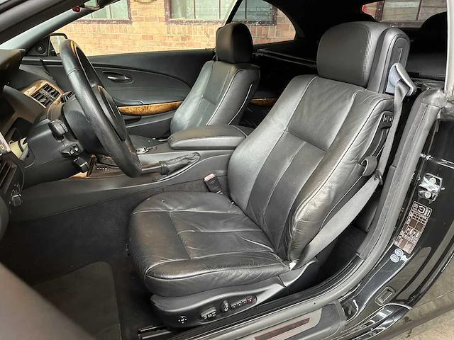 Bmw 650i cabrio 4.8 v8 367pk 2007 youngtimer 6-serie - afbeelding 29 van  44