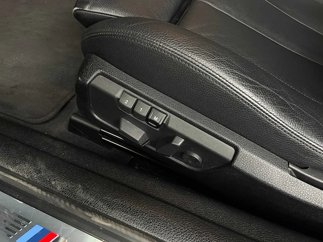 Bmw 650i coupé m-sport 4.4 v8 450pk 2012 6-serie - afbeelding 27 van  44