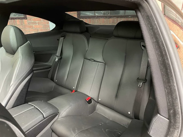 Bmw 650i coupé m-sport 4.4 v8 450pk 2012 6-serie - afbeelding 33 van  44