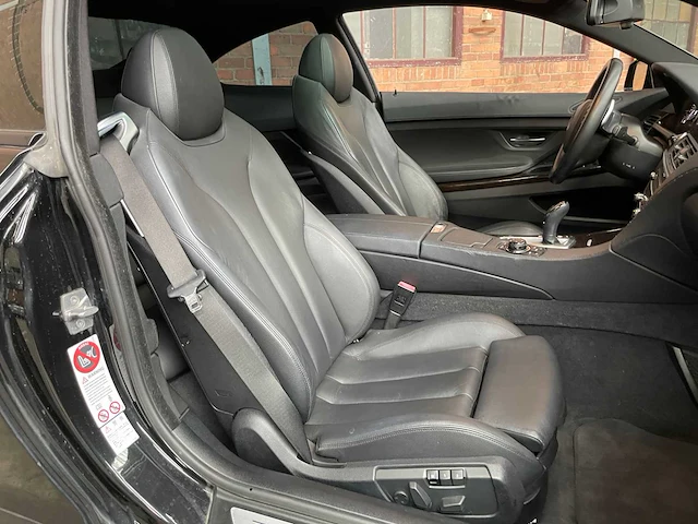 Bmw 650i coupé m-sport 4.4 v8 450pk 2012 6-serie - afbeelding 35 van  44