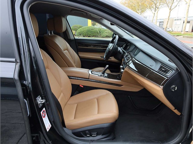 Bmw 7-serie 740i high executive automaat 2011, x-934-vj - afbeelding 27 van  38