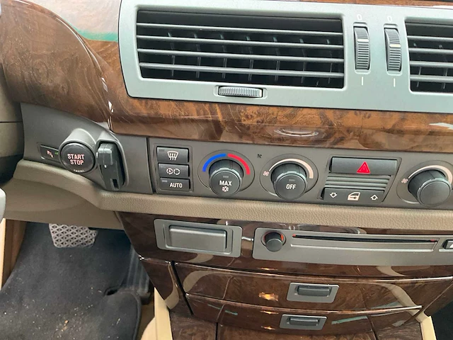 Bmw 7-serie 745i executive personenauto - scherpenzeel - afbeelding 17 van  34