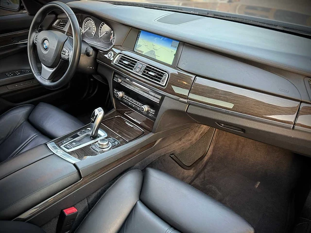 Bmw 7-serie 750i 4.4 v8 high executive 7-sjh-21 - afbeelding 9 van  29